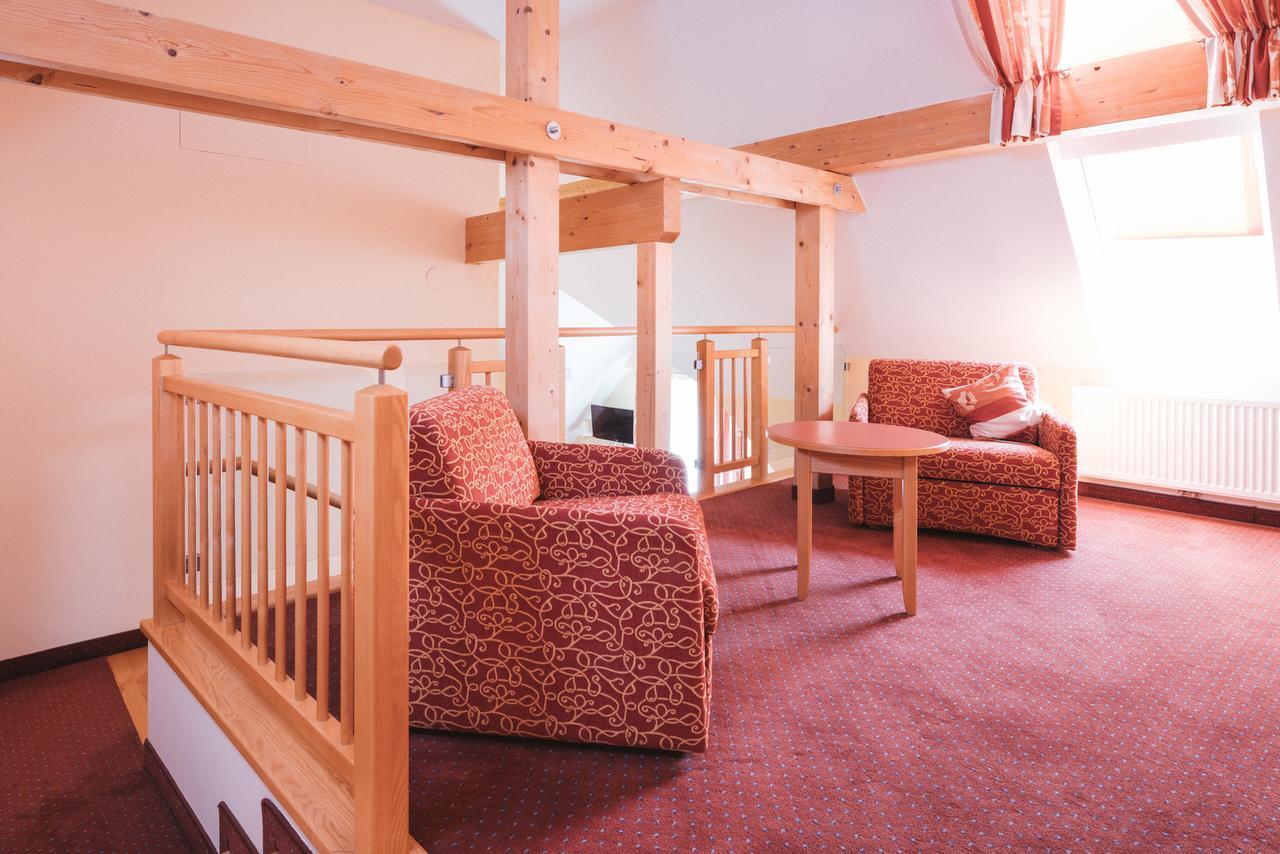 Hotel Am Marktplatz - Landgasthof Wratschko - กัมลิทซ์ ภายนอก รูปภาพ
